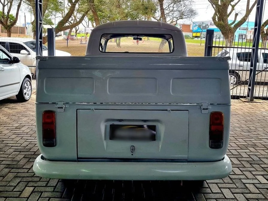 VW T2 baywindow bus crew cab 1982 — Brazilian Classic Cars
